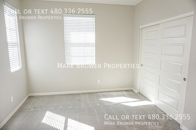 Building Photo - 2268 S Henry Ln