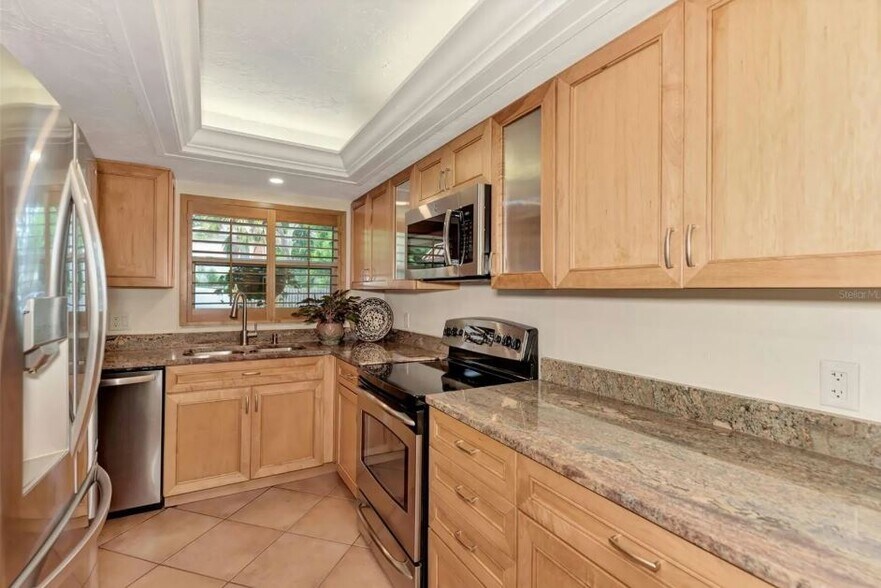 Building Photo - 1650 Pine Tree Ln