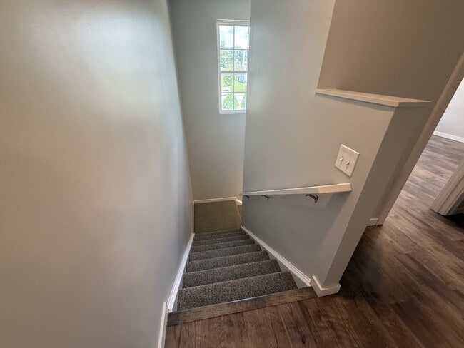 Building Photo - 211 Terrace Dr