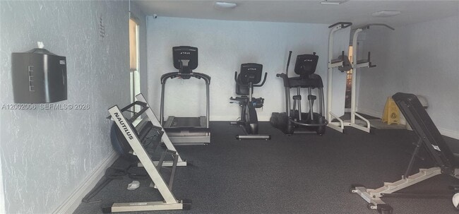 Building Photo - 500 NE 2nd St