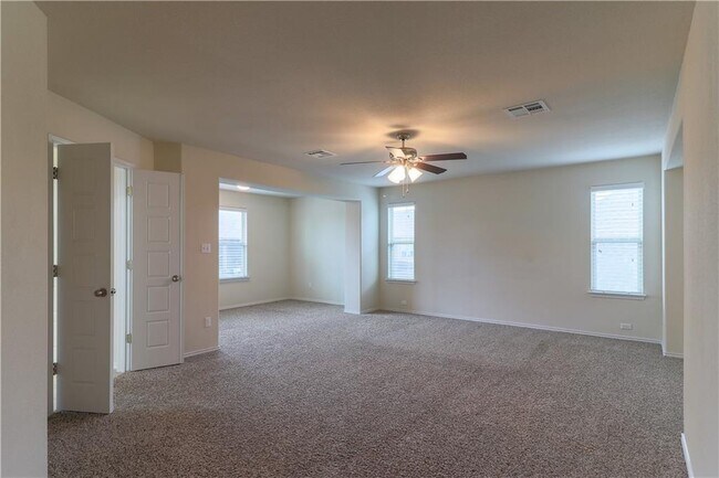 Building Photo - 121 Palestine Cove