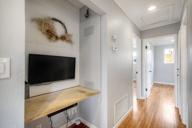 Building Photo - 3Bed/1Bath Charming Home in South Oceanside~ Moreno