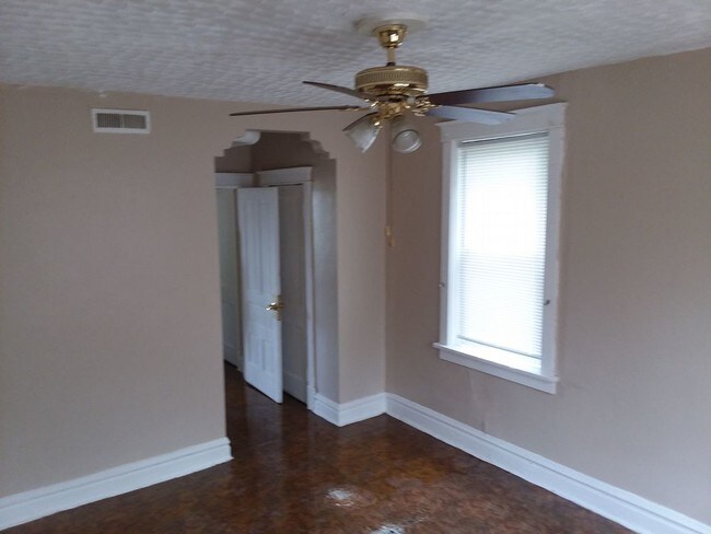 Building Photo - Safe and Secure