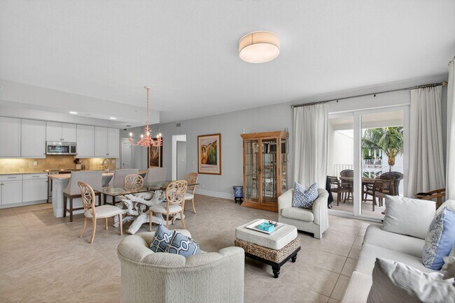 Building Photo - 834 Bay Colony Dr S