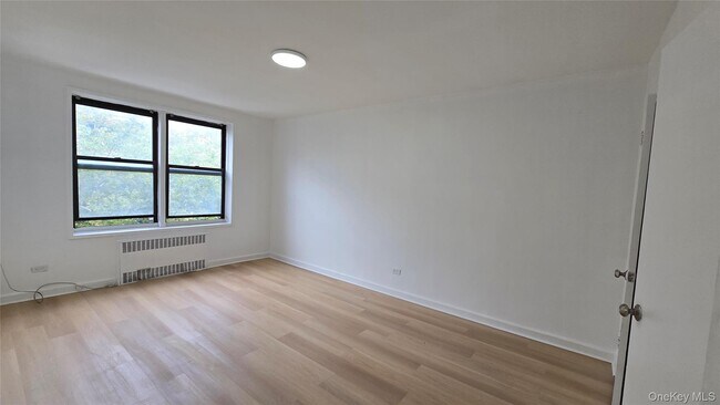 Building Photo - 141-60 84th Rd