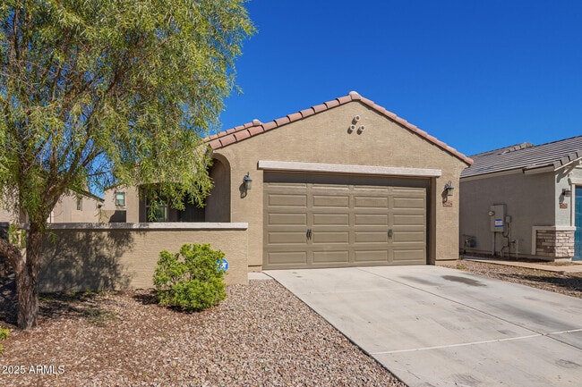 Building Photo - 40354 W Sunland Dr