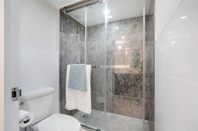 Building Photo - 3430 Galt Ocean Dr