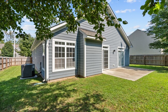 Building Photo - 2560 Golden Maple Dr