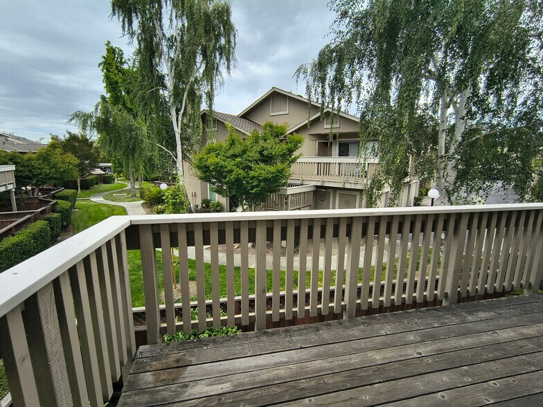 Building Photo - 3833 Crow Canyon Rd