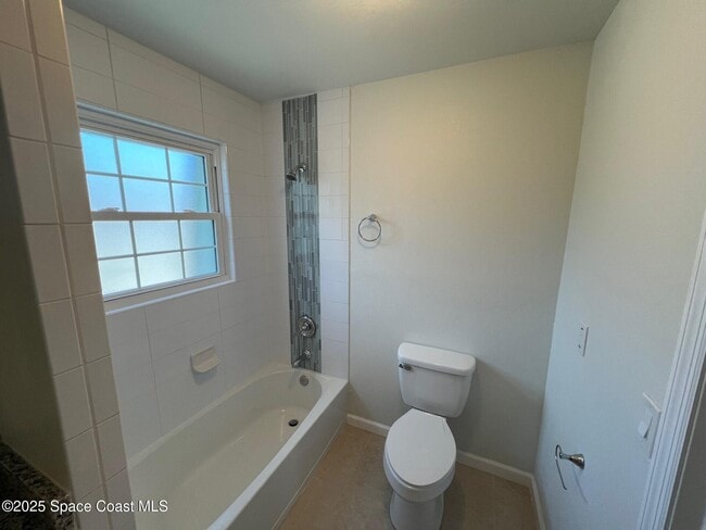 Building Photo - 1301 Arlington Ln NE