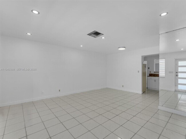 Building Photo - 1811 SW 97th Terrace