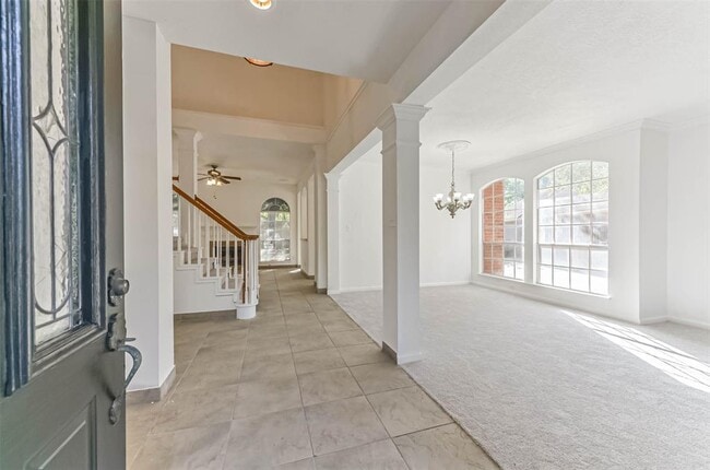 Building Photo - 15206 Evergreen Knoll Ln