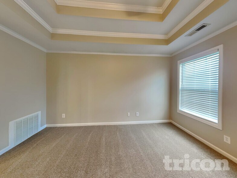 Building Photo - 3450 Southwood Dr