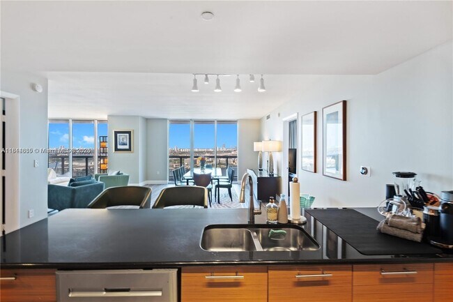 Building Photo - 50 Biscayne Blvd