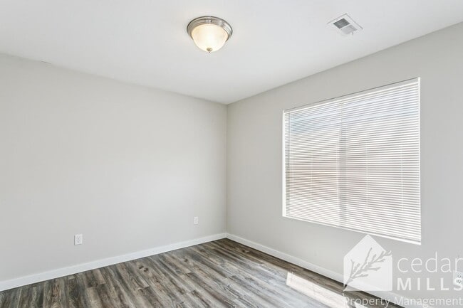 Building Photo - Beautiful 3-Bedroom Duplex in Park City!