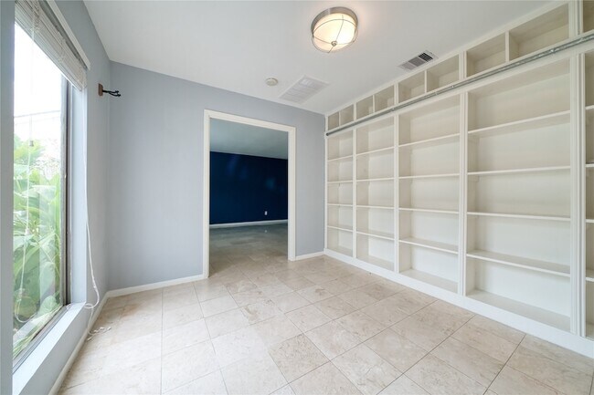 Building Photo - 10919 Villa Lea Ln