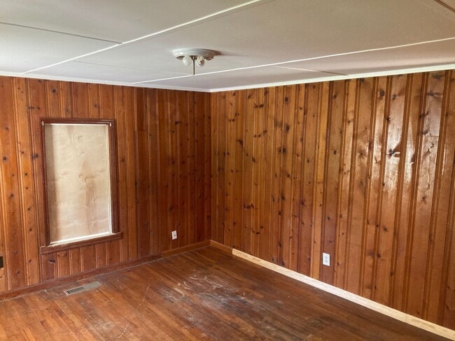 Building Photo - 475 Old Carrollton Rd