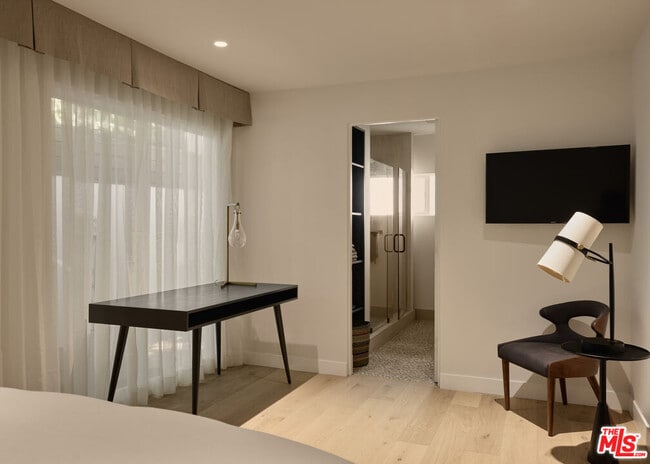 Building Photo - 8593 Hollywood Blvd