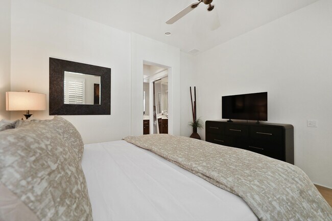 Building Photo - 48275 Vista Calico