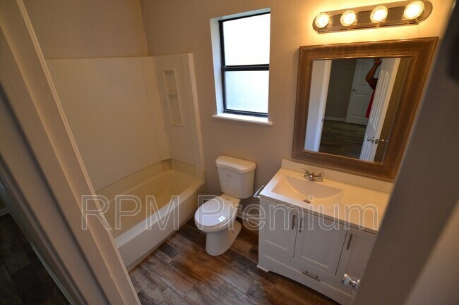 Building Photo - 5157 Cumberland Cove Dr
