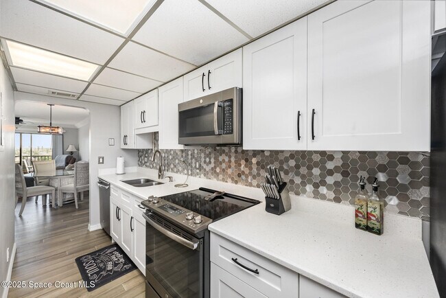 Building Photo - 500 Palm Springs Blvd