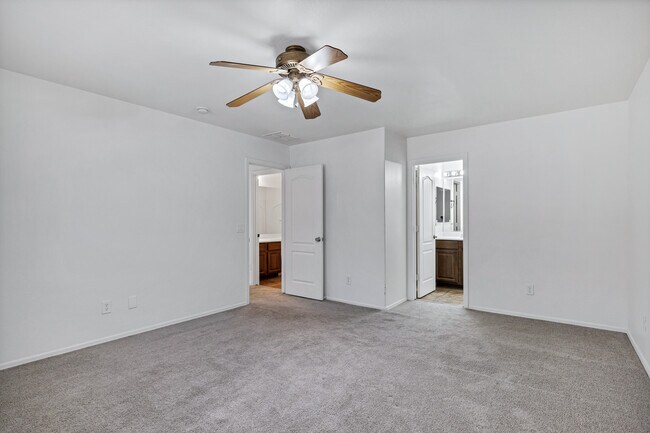 Building Photo - 10132 E Isleta Ave