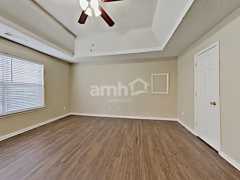 Building Photo - 716 Fletcher Dr