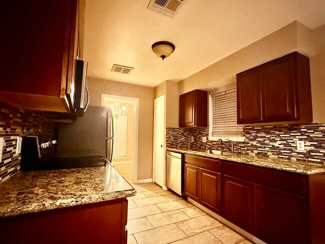 Building Photo - 9610 Crail Dr