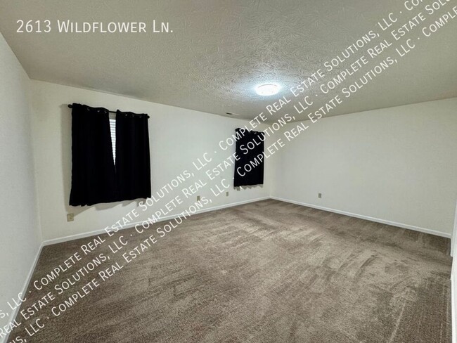 Building Photo - Move-in Special:  $300 off first months rent