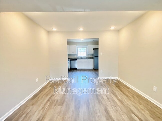 Building Photo - 398 Circuit Ln