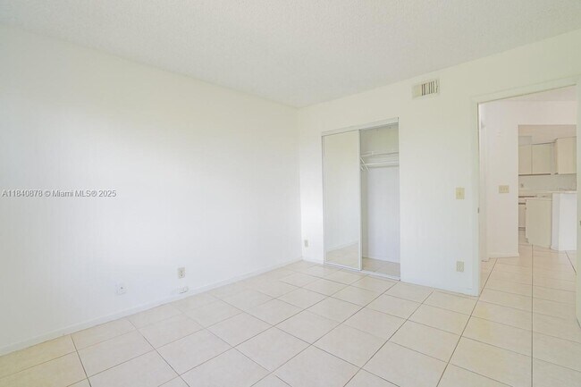 Building Photo - 9033 Wiles Rd