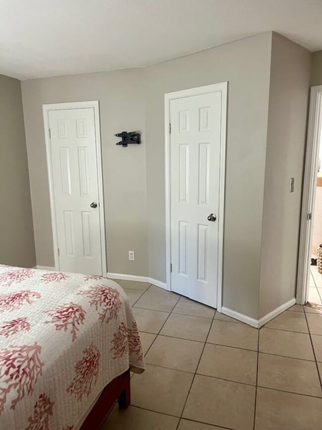 Building Photo - Captains Watch - first floor unit in Virgi...