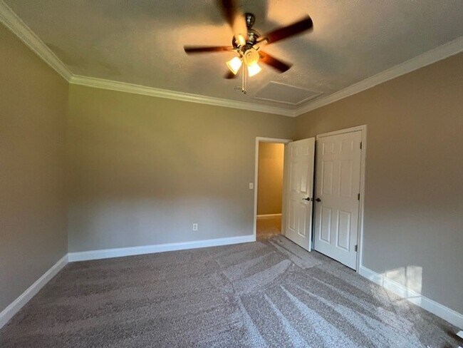 Building Photo - Charming 3-bedroom, 2-bathroom home located in the delightful community of Castle Hayne