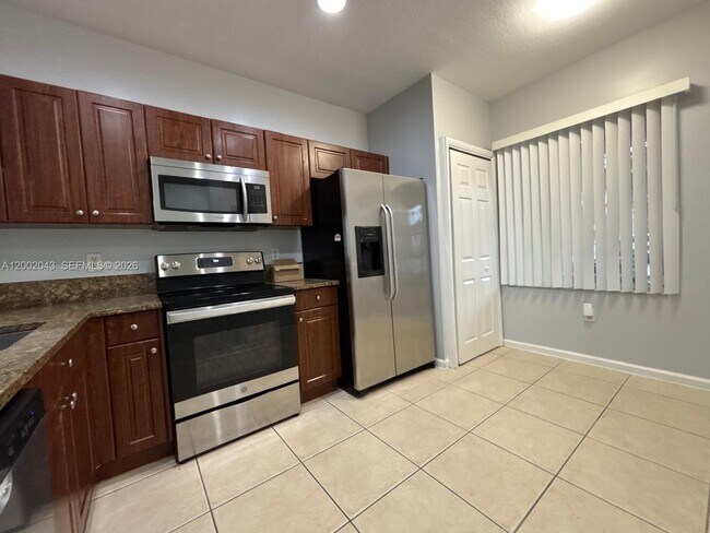 Building Photo - 2741 SW 83rd Ave