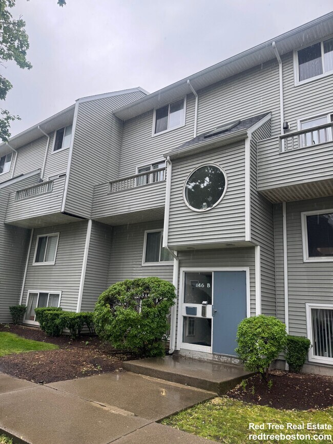 Primary Photo - 146 N Beacon St