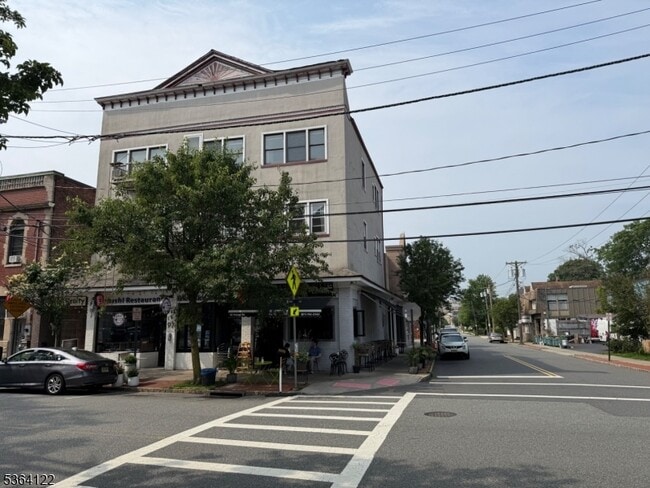 Primary Photo - 97 Walnut St
