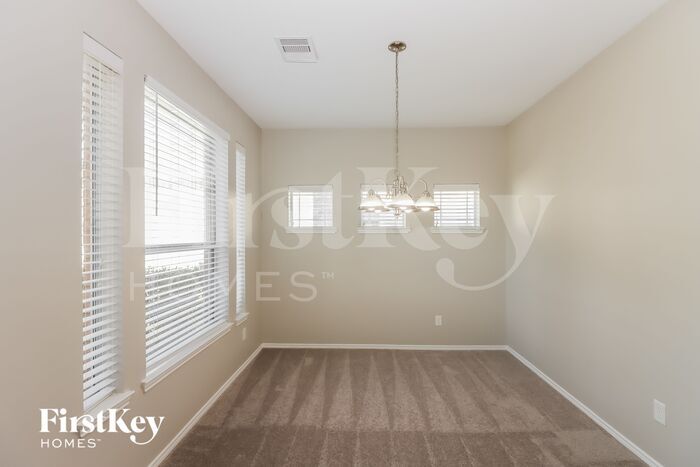 Building Photo - 230 Silver Ripple Dr