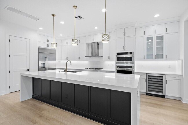 Building Photo - 13128 Alton Rd