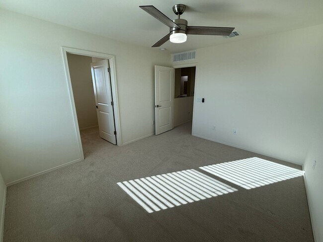 Building Photo - 14260 E Placita Lago Verde