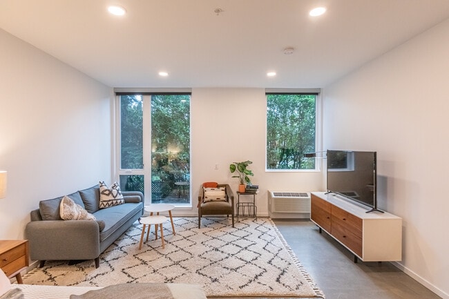 Studio - Artisan Apartments