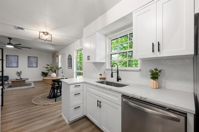 Building Photo - 7002 Teaberry Dr