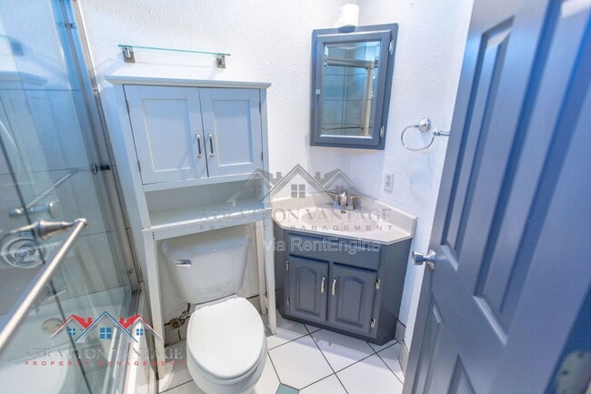 Building Photo - 1735 W Pampa Ave