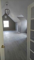 Building Photo - 2989 N Gretchen Way