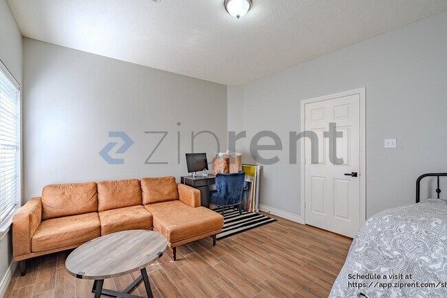 Building Photo - 12503 Pierwood Ct