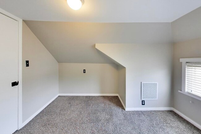 Building Photo - 7922 W Elmgrove Dr