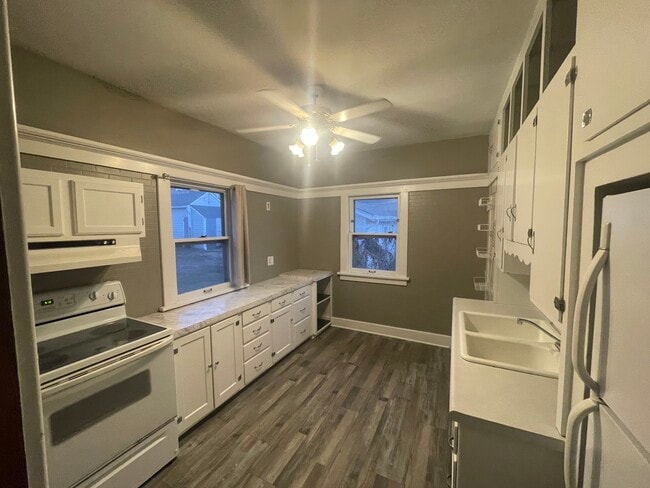 Building Photo - 4207 Barker Ave