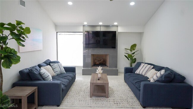 Building Photo - 438 Torrey Pines Point