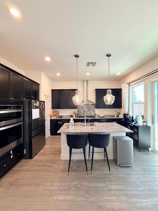 Building Photo - 42 Redberry Loop