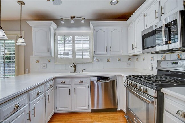 Building Photo - 601 Fort Raleigh Dr