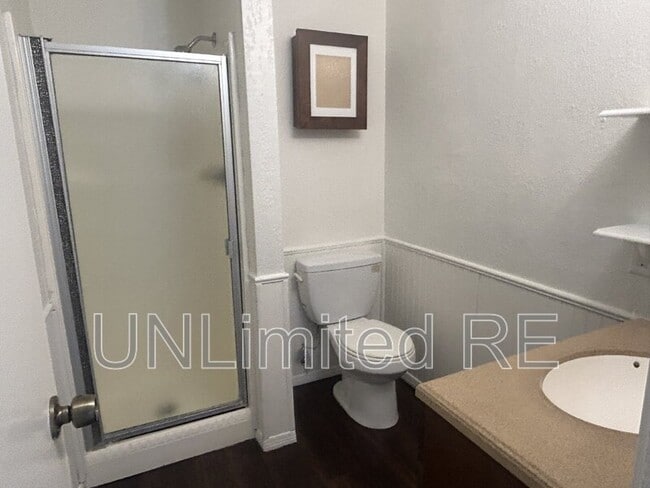 Building Photo - 3635 Clearwater Dr